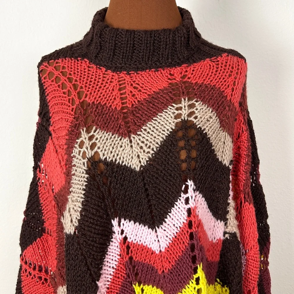 VINTAGE Handmade Crochet Zig Zag Poncho - Picture 3 of 6